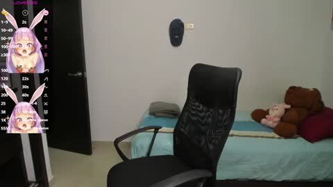 Evelyn online show from February 2025 02:16:01 AM