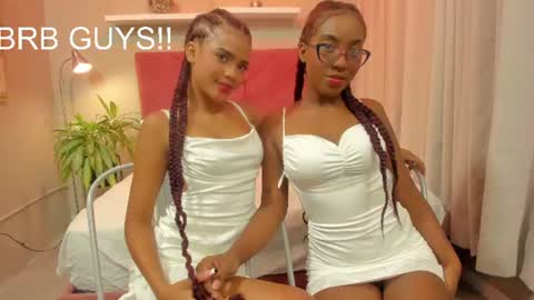 Snapshot of kiara_curls chatting on June 2026 11:40:02 AM Kiara online show from June 2026 11:40:02 AM