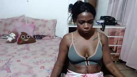 Snapshot of kiara_kaneel_40 chatting on June 2026 06:01:02 PM KANEEL online show from June 2026 06:01:02 PM