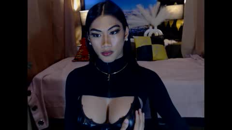 kiara_trans online show from April 2026 10:26:01 AM