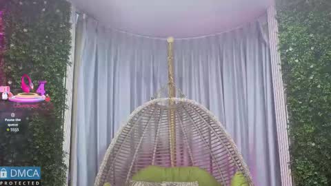 Kiara Zahiri online show from November 2025 11:00:02 AM