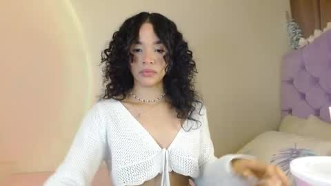 Snapshot of kiararose19 chatting on May 2026 01:56:01 AM Kiara online show from May 2026 01:56:01 AM