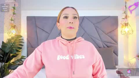 kiarha  online show from September 2025 11:21:02 AM