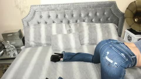 Snapshot of kiarose chatting on December 2024 10:45:02 AM Kia Rose online show from December 2024 10:45:02 AM