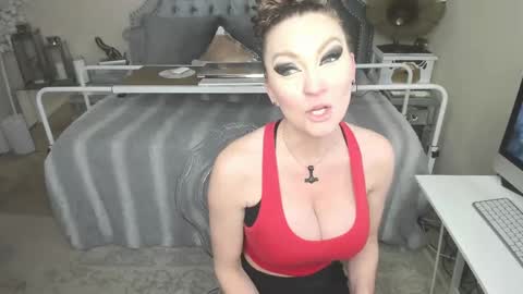 Snapshot of kiarose chatting on March 2025 09:18:02 AM Kia Rose online show from March 2025 09:18:02 AM