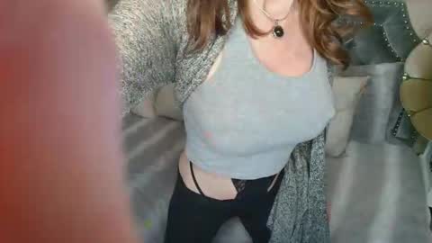 Snapshot of kiarose chatting on February 2026 12:42:01 AM Kia Rose online show from February 2026 12:42:01 AM