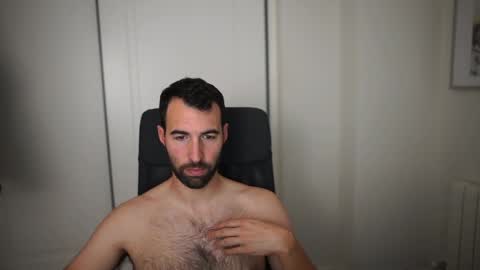 Snapshot of kiatog5 chatting on March 2025 04:35:02 PM Manu online show from March 2025 04:35:02 PM