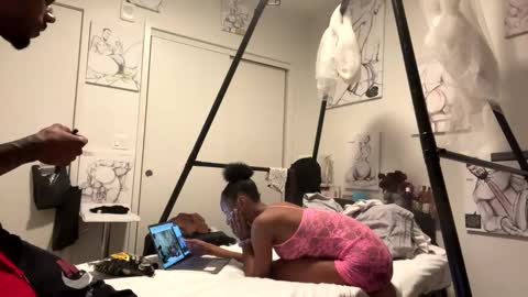 Snapshot of kibrombariu45 chatting on December 2024 01:42:02 PM HunneysPlayRoom online show from December 2024 01:42:02 PM