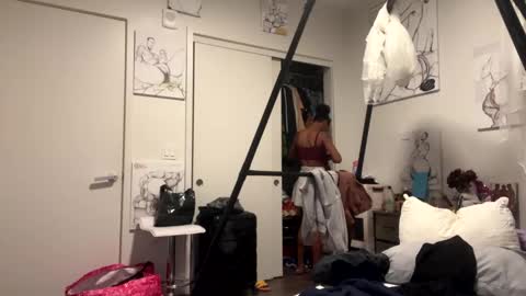 Snapshot of kibrombariu45 chatting on December 2024 10:10:02 AM HunneysPlayRoom online show from December 2024 10:10:02 AM