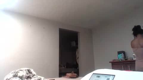 Snapshot of kibrombariu45 chatting on February 2025 05:46:02 AM HunneysPlayRoom online show from February 2025 05:46:02 AM