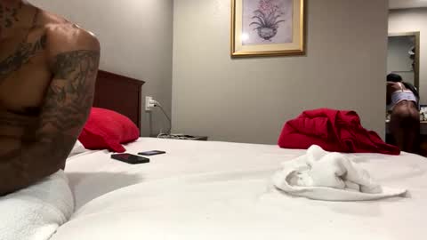 Snapshot of kibrombariu45 chatting on November 2025 08:41:02 PM HunneysPlayRoom online show from November 2025 08:41:02 PM