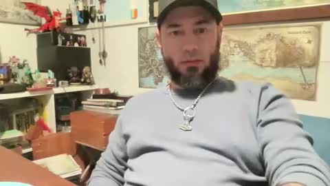 kicker_of_elves online show from November 2025 11:38:02 PM