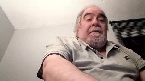 KICKINME online show from September 2025 02:02:02 AM