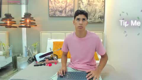 Snapshot of kieran_derek chatting on November 2025 03:27:01 AM Kieran Derek online show from November 2025 03:27:01 AM