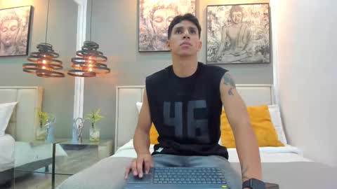 Snapshot of kieran_derek chatting on November 2025 12:43:02 AM Kieran Derek online show from November 2025 12:43:02 AM