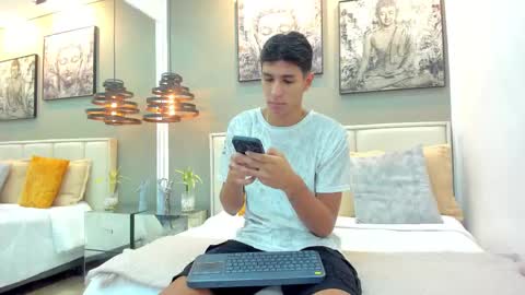 Snapshot of kieran_derek chatting on December 2025 03:12:01 AM Kieran Derek online show from December 2025 03:12:01 AM