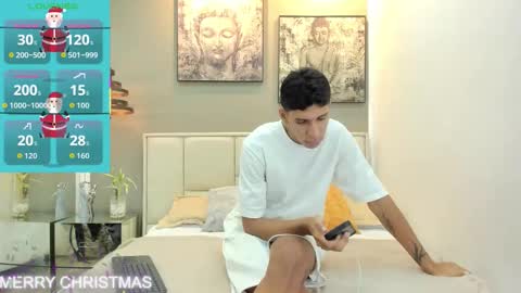 Snapshot of kieran_derek chatting on December 2025 03:25:02 AM Kieran Derek online show from December 2025 03:25:02 AM