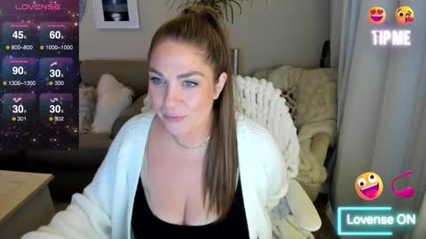 Kiera Reines online show from December 2025 01:59:02 AM