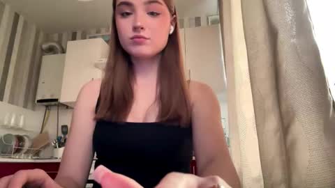 Ola my name is Lissa  Lets hit 10 Thumbs Up together   online show from March 2026 01:59:02 PM