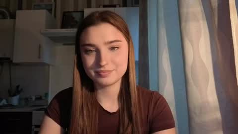 Ola my name is Lissa  Lets hit 10 Thumbs Up together   online show from April 2026 03:42:01 PM