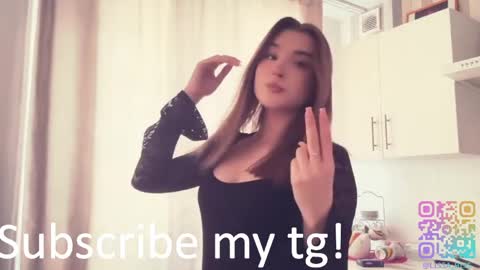 Ola my name is Lissa  Lets hit 10 Thumbs Up together   online show from April 2026 03:50:02 PM