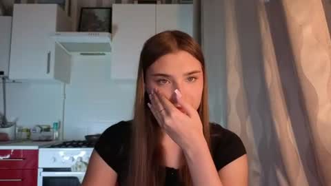 Snapshot of kierstentates chatting on June 2026 03:16:01 PM Ola my name is Lissa Lets hit 10 Thumbs Up together online show from June 2026 03:16:01 PM