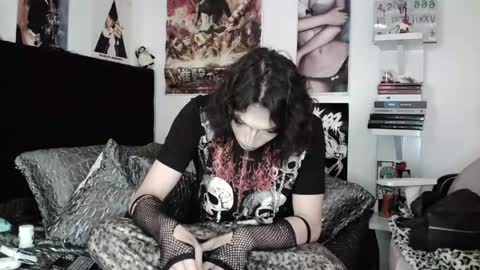 Snapshot of kiiller_queen chatting on May 2026 07:20:02 PM kenny online show from May 2026 07:20:02 PM