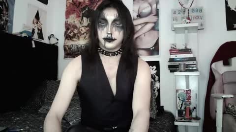 Snapshot of kiiller_queen chatting on May 2026 05:06:01 PM kenny online show from May 2026 05:06:01 PM