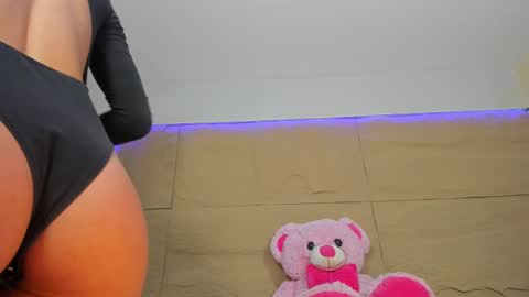 Snapshot of kiimcooper chatting on February 2025 10:07:02 AM KIM COOPER online show from February 2025 10:07:02 AM