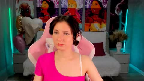 Kika online show from March 2026 06:33:01 PM