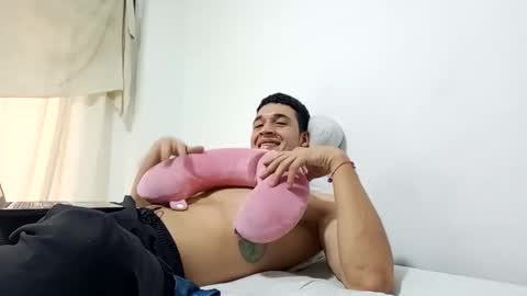 Snapshot of kikeortiz1808 chatting on December 2025 01:42:01 PM C e v o 1824 online show from December 2025 01:42:01 PM