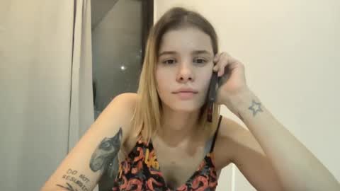kiki_18new online show from February 2025 03:55:02 AM