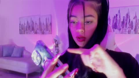 Snapshot of kiki_cams chatting on January 2025 06:31:01 AM kIKI online show from January 2025 06:31:01 AM