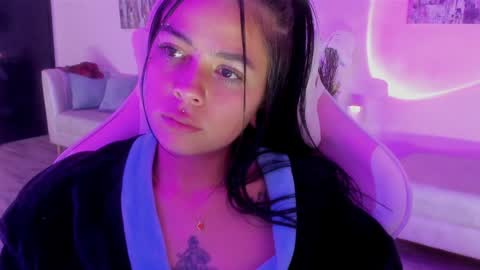 Snapshot of kiki_cams chatting on January 2025 09:32:01 AM kIKI online show from January 2025 09:32:01 AM