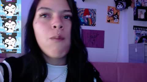 Snapshot of kiki_cams chatting on February 2025 01:41:01 AM kIKI online show from February 2025 01:41:01 AM