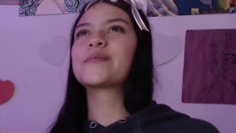 Snapshot of kiki_cams chatting on February 2025 08:59:01 AM kIKI online show from February 2025 08:59:01 AM
