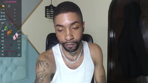Snapshot of kilian_xx chatting on December 2024 04:37:01 PM Kilian xxx online show from December 2024 04:37:01 PM