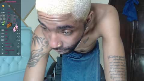 Snapshot of kilian_xx chatting on December 2024 04:02:02 PM Kilian xxx online show from December 2024 04:02:02 PM