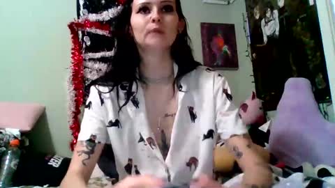 Kat 3 online show from December 2025 10:36:02 PM