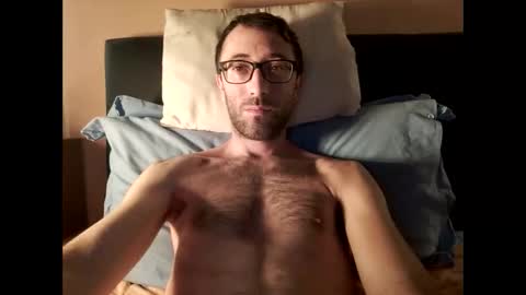 Snapshot of killua1993 chatting on October 2025 09:28:01 AM kingstoned online show from October 2025 09:28:01 AM