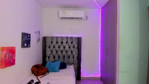 kim online show from December 2024 07:26:02 PM