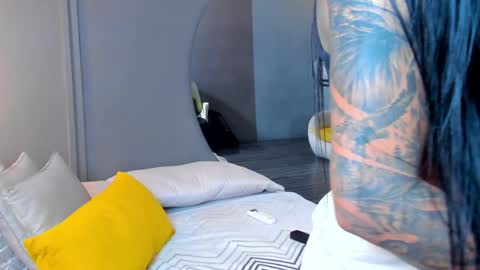 Kim online show from December 2024 11:33:01 AM