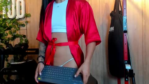 Kim online show from February 2025 04:09:02 PM