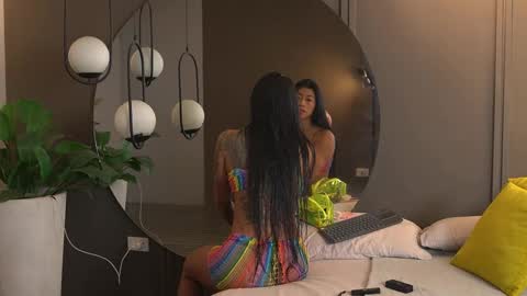 Kim online show from September 2025 01:13:01 PM