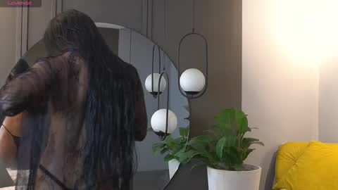 Kim online show from September 2025 01:02:02 PM