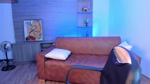 Kim online show from February 2025 12:27:01 PM