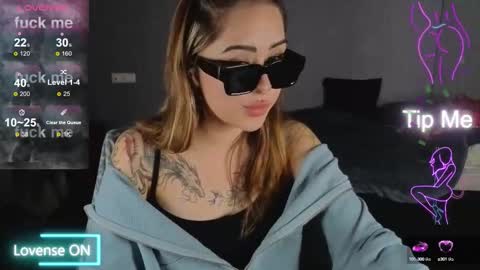 Kim online show from October 2025 09:01:01 PM