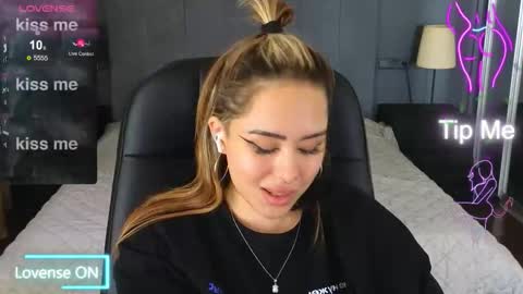 Kim online show from October 2025 08:47:02 AM