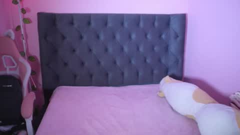 ISABELLA 3 online show from October 2025 11:28:02 AM