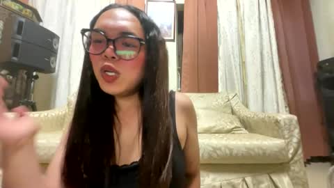 Snapshot of kim_kyile chatting on July 2026 01:57:01 PM KYLIE online show from July 2026 01:57:01 PM